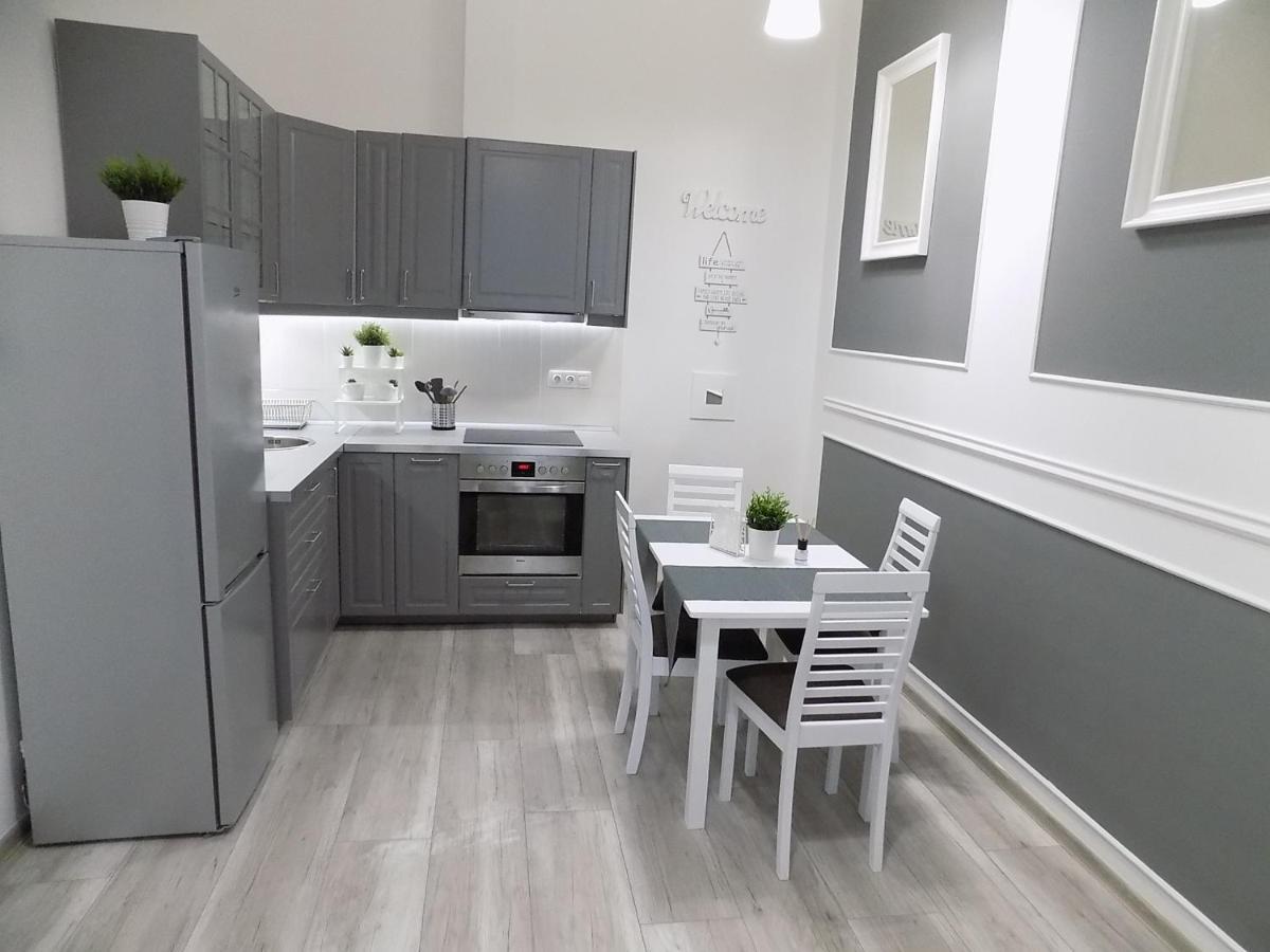 A10 Alkotmany B Apartment 부다페스트 외부 사진