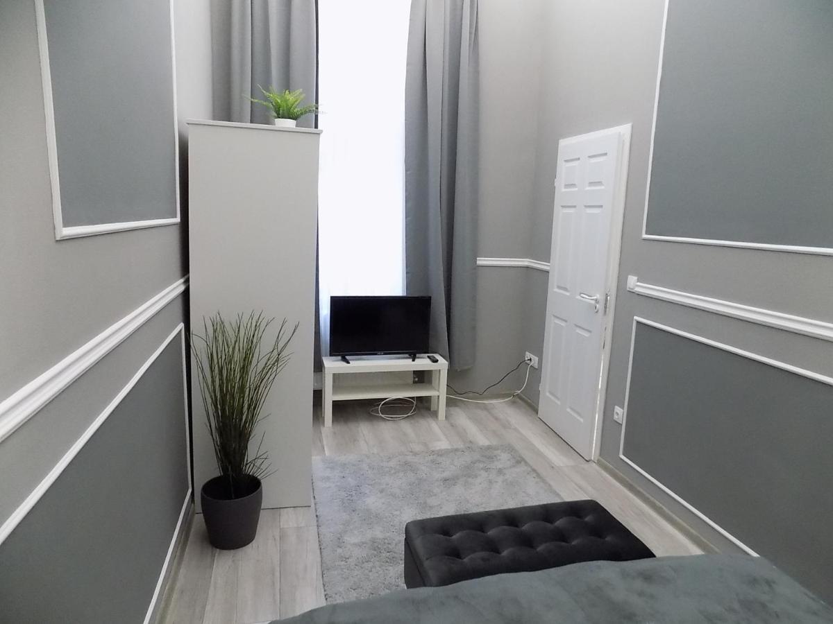 A10 Alkotmany B Apartment 부다페스트 외부 사진